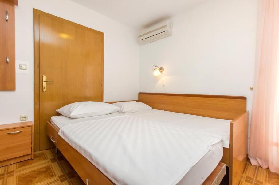 Apartments Tonimir Vodice Exterior photo