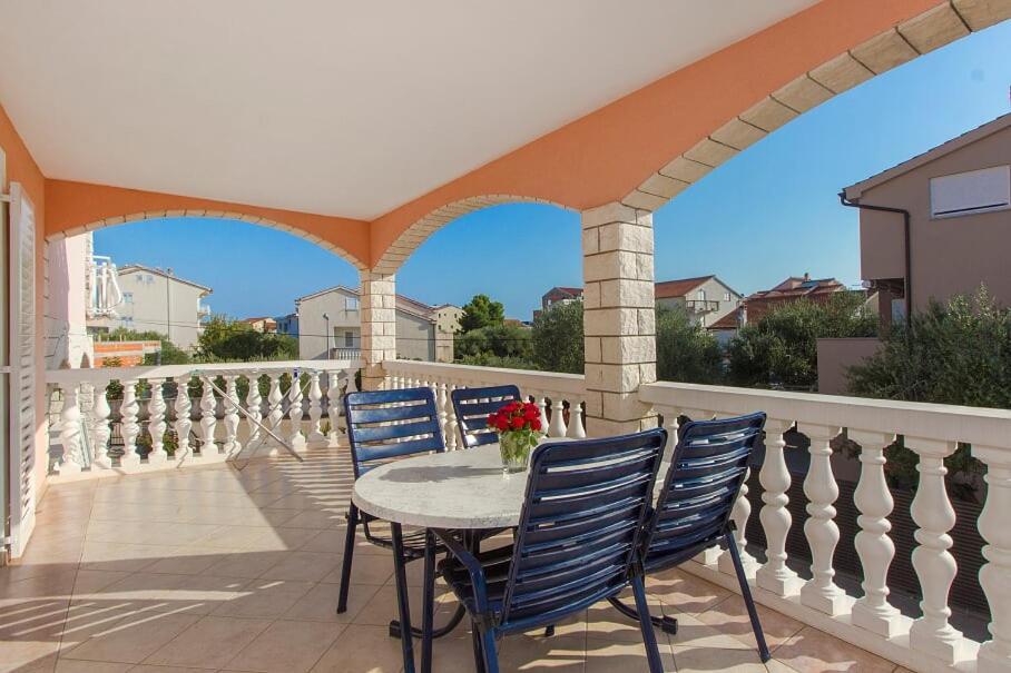 Apartments Tonimir Vodice Exterior photo