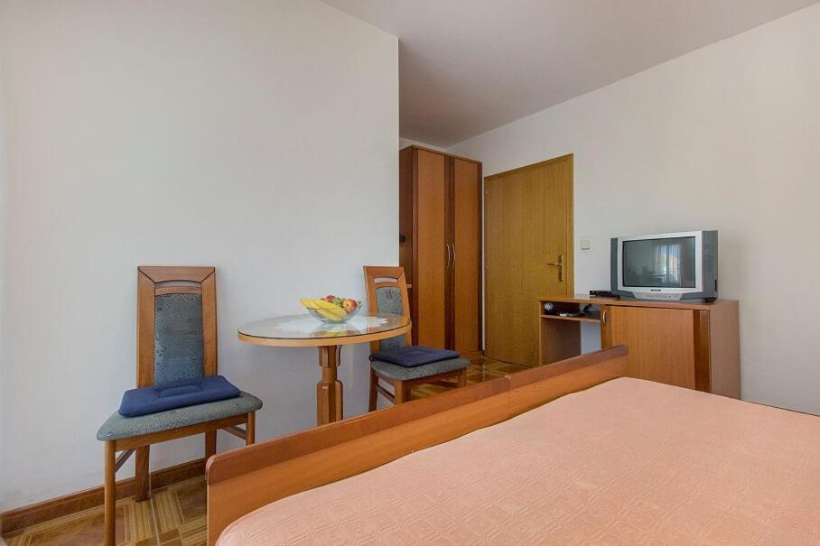 Apartments Tonimir Vodice Exterior photo
